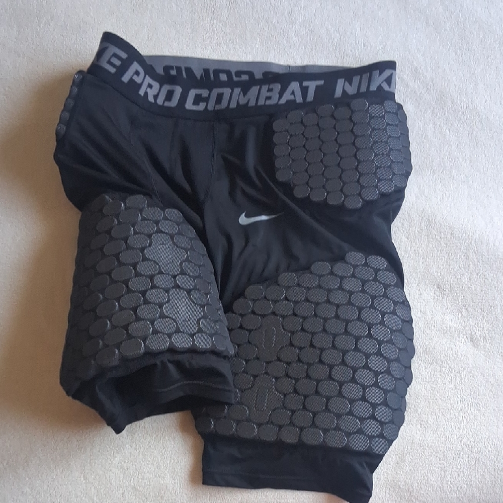 NWT Nike Pro Combat Men's 2XL Black Dri-Fit Compression Shorts